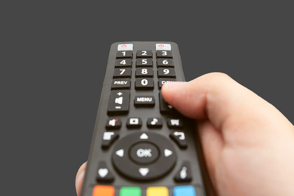 Fernsehbedienung Hand