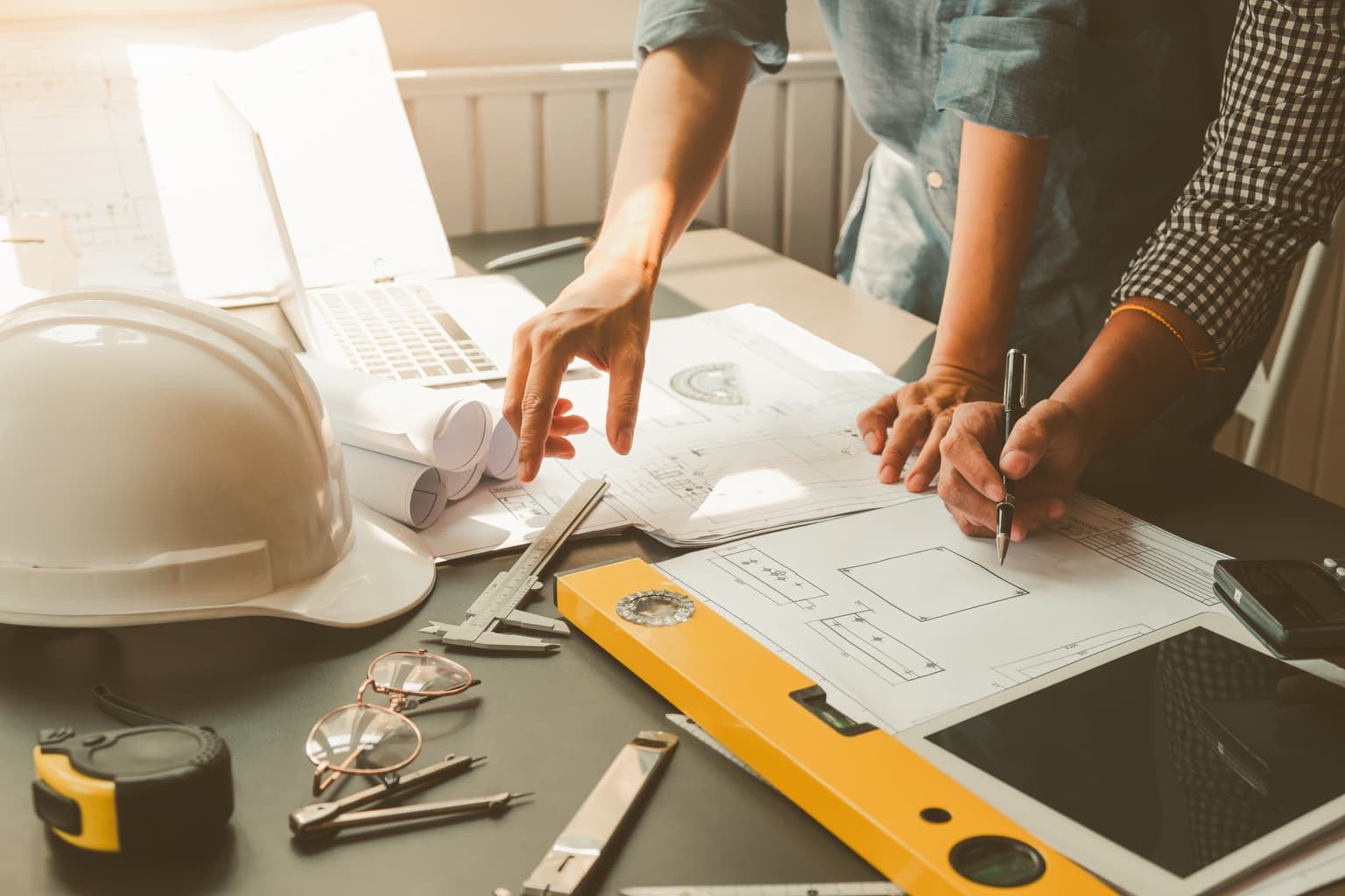 B2B Zukunftsfähige Infrastruktur - Planer stehen