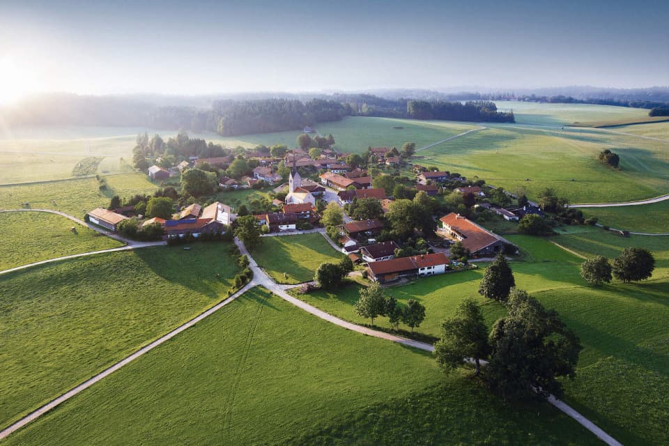 Wir sind digitaler Versorger der Region, Bild von einem Ort Vogelperspektive